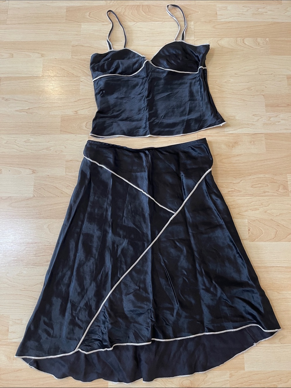 Max Studio Black Silk and linen blend. A-Line Midi Skirt with Cream Piping